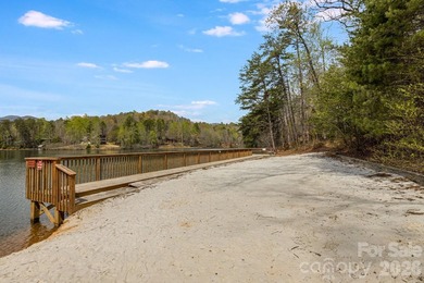 Meticulously maintained and full of charm, this 2 bed, 2 bath - photo 31