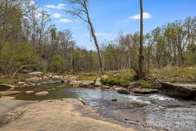 Meticulously maintained and full of charm, this 2 bed, 2 bath - photo 40