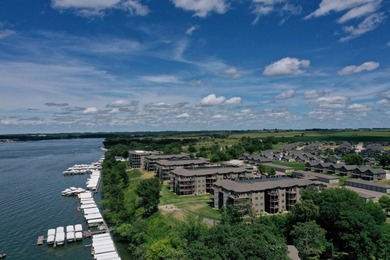 Lake Condo For Sale in Arnolds Park, Iowa