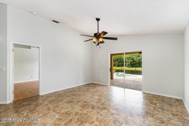 Stunning Pool Home with Beautiful Finishes! This gorgeous home - photo 7