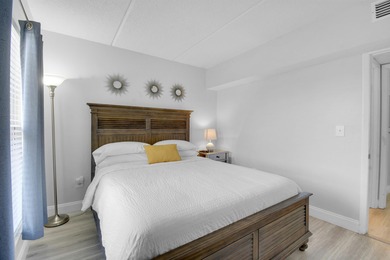 Beautifully remodeled, HIGH INCOME, direct ocean front condo at - photo 7