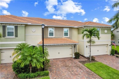 Lake Townhome/Townhouse For Sale in Fort Myers, Florida
