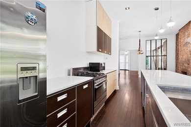 Welcome to 16 Allen St, where 19th-century architecture meets - photo 12