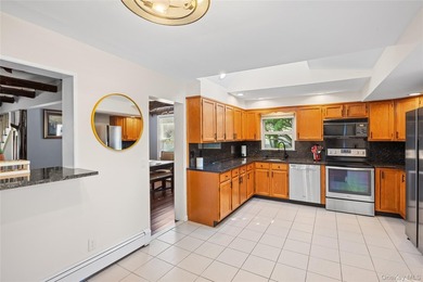 Welcome to 259 Woodlawn Avenue in the heart of St. James. This - photo 13