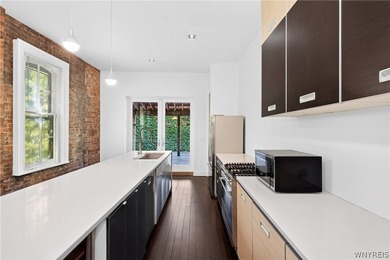 Welcome to 16 Allen St, where 19th-century architecture meets - photo 14