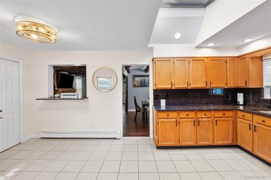 Welcome to 259 Woodlawn Avenue in the heart of St. James. This - photo 14