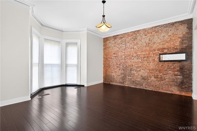 Welcome to 16 Allen St, where 19th-century architecture meets - photo 17