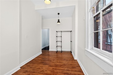 Welcome to 16 Allen St, where 19th-century architecture meets - photo 19