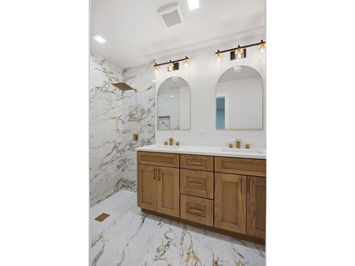 Beautifully redone 3-bedroom, 2-bath home on a desirable corner - photo 19