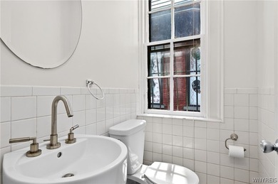 Welcome to 16 Allen St, where 19th-century architecture meets - photo 21
