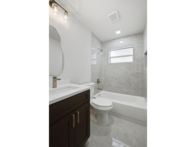 Beautifully redone 3-bedroom, 2-bath home on a desirable corner - photo 21