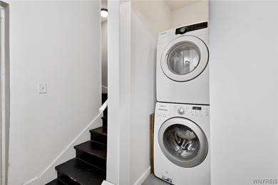 Welcome to 16 Allen St, where 19th-century architecture meets - photo 22