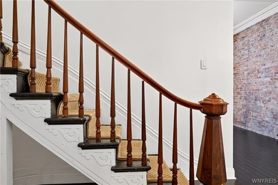 Welcome to 16 Allen St, where 19th-century architecture meets - photo 23