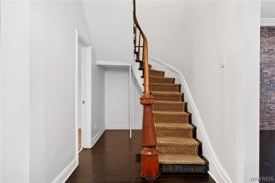 Welcome to 16 Allen St, where 19th-century architecture meets - photo 24