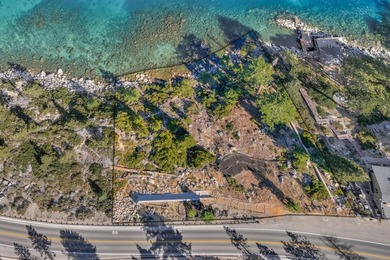 Set along one of Lake Tahoe's most coveted addresses, this - photo 4