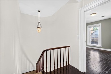 Welcome to 16 Allen St, where 19th-century architecture meets - photo 25