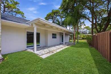 Beautifully redone 3-bedroom, 2-bath home on a desirable corner - photo 27