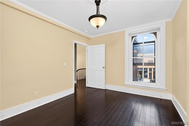 Welcome to 16 Allen St, where 19th-century architecture meets - photo 29