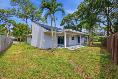 Beautifully redone 3-bedroom, 2-bath home on a desirable corner - photo 29
