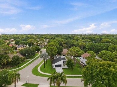 Beautifully redone 3-bedroom, 2-bath home on a desirable corner - photo 31
