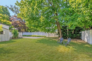 Welcome to 259 Woodlawn Avenue in the heart of St. James. This - photo 33