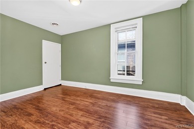 Welcome to 16 Allen St, where 19th-century architecture meets - photo 34