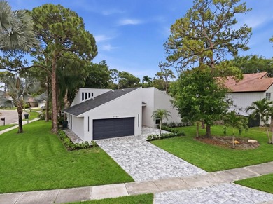 Beautifully redone 3-bedroom, 2-bath home on a desirable corner - photo 34