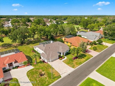 Located in Glen Lakes. NEW ROOF IN SEPTEMBER, 2024! Beautiful - photo 3