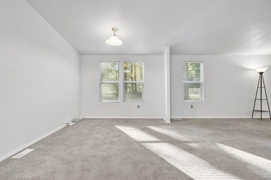 Welcome to this well-kept 3 bedroom, 2 bathroom manufactured - photo 7