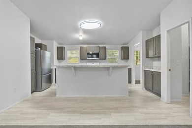 Welcome to this well-kept 3 bedroom, 2 bathroom manufactured - photo 8
