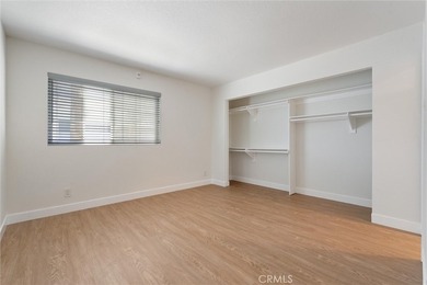 Freshly upgraded and centrally located, this wonderful condo - photo 11