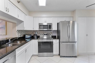 Beautifully updated condo in desirable Huntington Lakes - photo 11