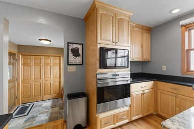 This is a rare opportunity for you to own a stunning, renovated - photo 14