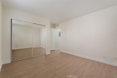 Freshly upgraded and centrally located, this wonderful condo - photo 16