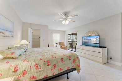 Beautifully updated condo in desirable Huntington Lakes - photo 16