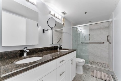 Beautifully updated condo in desirable Huntington Lakes - photo 17