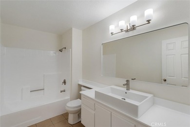 Freshly upgraded and centrally located, this wonderful condo - photo 18