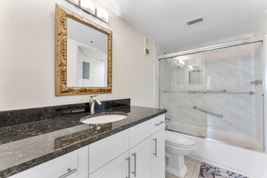 Beautifully updated condo in desirable Huntington Lakes - photo 20