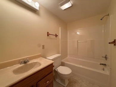 Nice Chalet Style 2 Bedroom, 2 Bath Home Overlooking Lake Louisa - photo 28