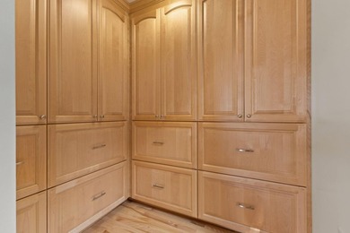 This is a rare opportunity for you to own a stunning, renovated - photo 30