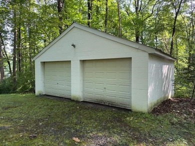 Nice Chalet Style 2 Bedroom, 2 Bath Home Overlooking Lake Louisa - photo 33