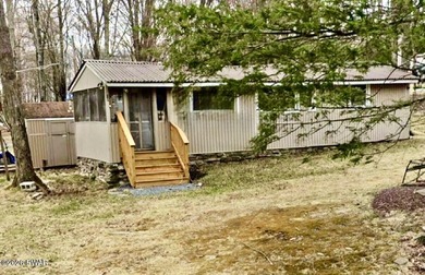 Lake Wallenpaupack Home Sale Pending in Greentown Pennsylvania