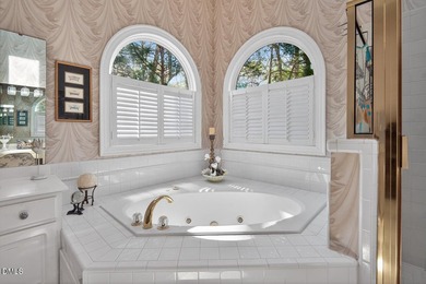 Welcome to this beautifully updated and meticulously maintained - photo 18