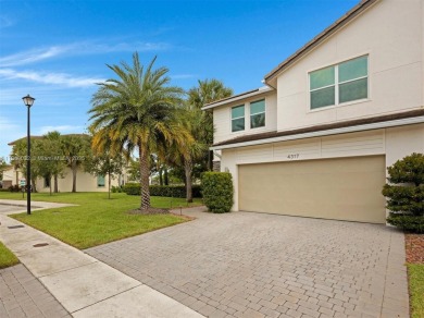 Lake Townhome/Townhouse For Sale in Deerfield Beach, Florida