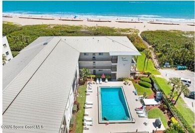Live the coastal dream in this beautifully updated ground floor - photo 5