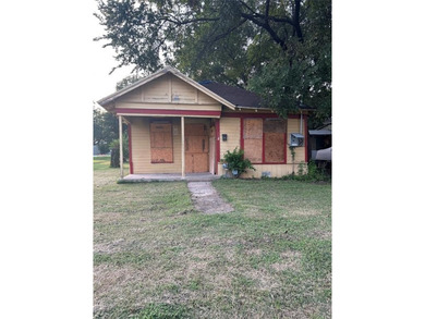 Brazos River - McLennan County Home Active Under Contract in Waco Texas