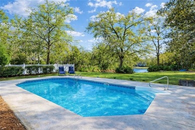 Freshly renovated and offering the rare combination of space - photo 2