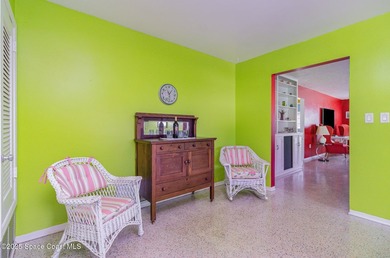 Bright & Cheery Retro Beach Home! You'll fall in love with this - photo 6
