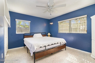 Bright & Cheery Retro Beach Home! You'll fall in love with this - photo 10