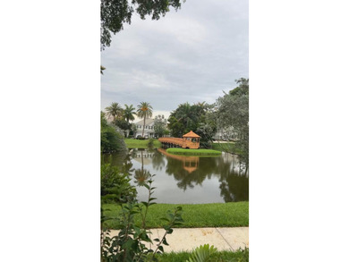Welcome to this exceptional 4-bedroom, 3.5-bathroom residence in - photo 11